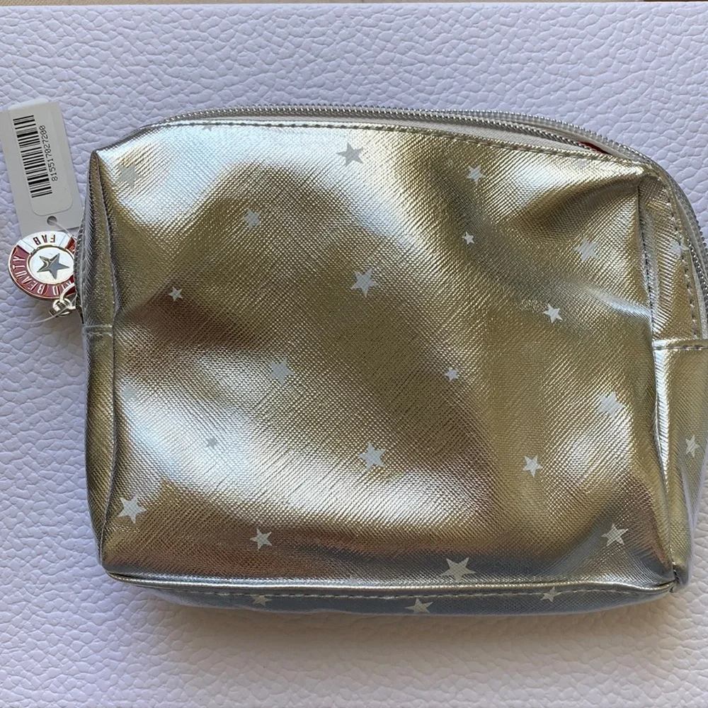 ❗️6/$25❗️Silver First Aid Beauty Makeup Bag